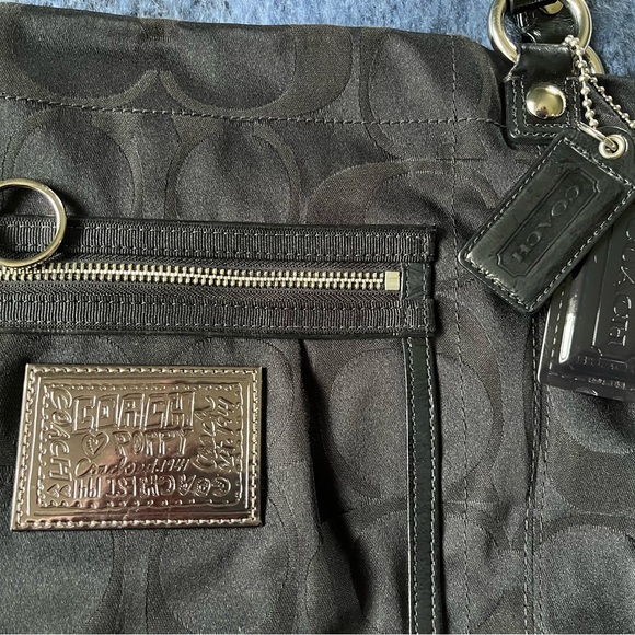 Coach Poppy black fabric tote bag. Excellent condition!❣️ - Picture 4 of 11